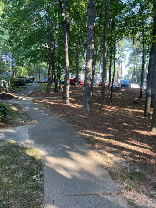 Simple Elegant Townhouse Dt Raleigh Ncsu Exterior foto