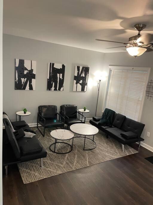 Simple Elegant Townhouse Dt Raleigh Ncsu Exterior foto