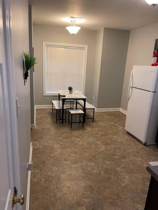 Simple Elegant Townhouse Dt Raleigh Ncsu Exterior foto
